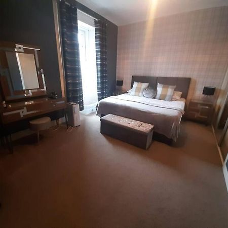 Stunning Riverside Town House With Views Ayrshire Girvan Bagian luar foto