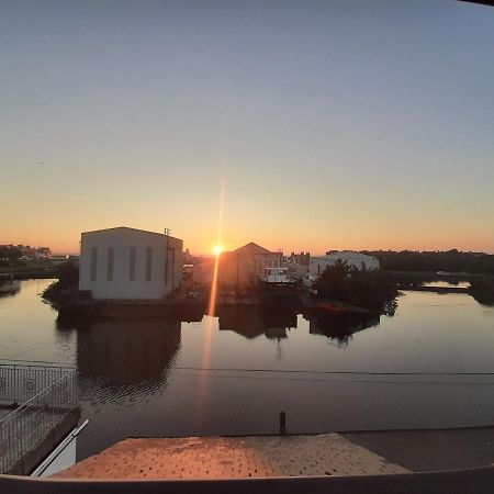 Stunning Riverside Town House With Views Ayrshire Girvan Bagian luar foto