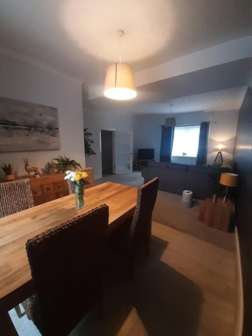 Stunning Riverside Town House With Views Ayrshire Girvan Bagian luar foto